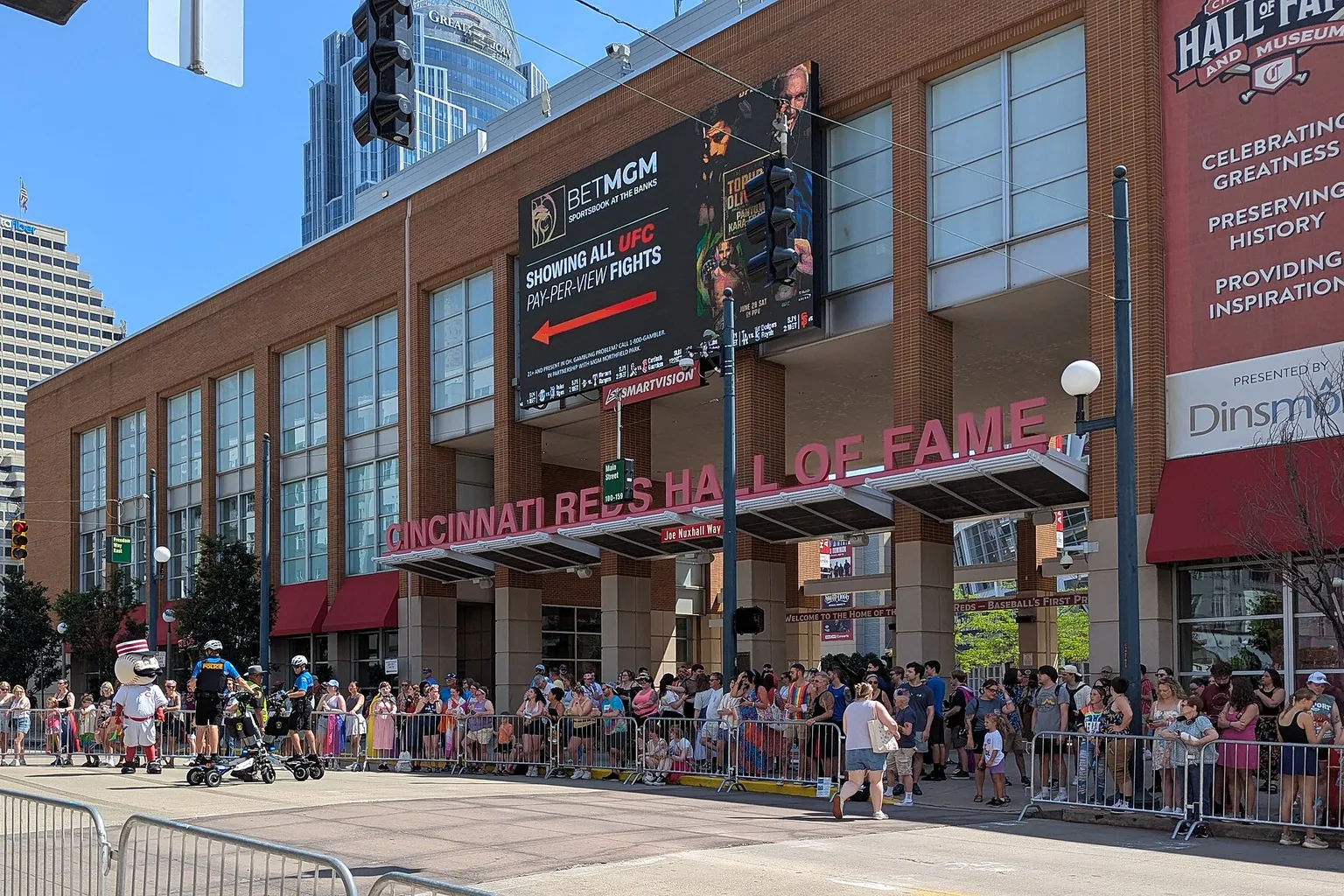 Cincinnati Reds Hall of Fame e Museo biglietti: due prospettive