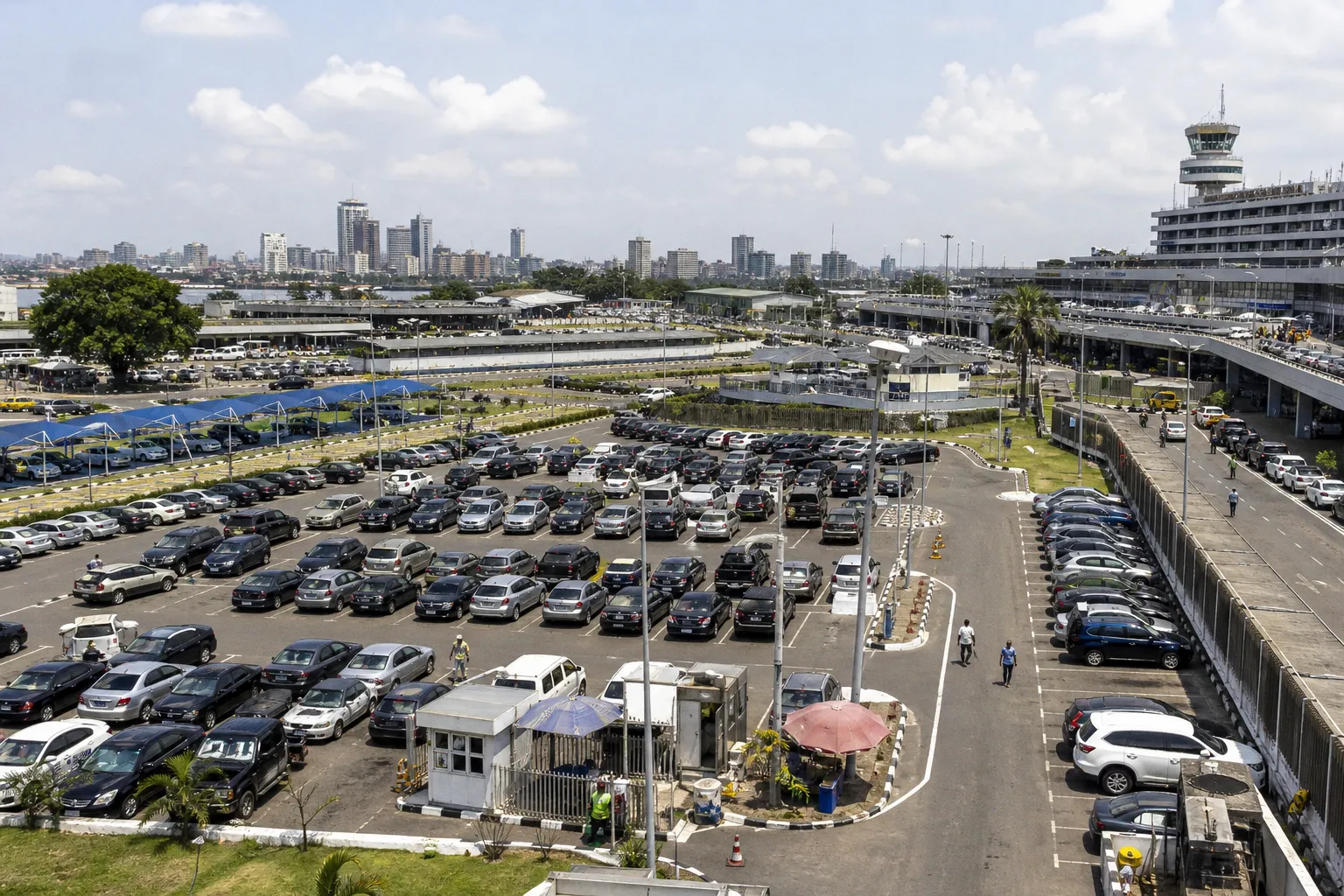 Noleggio auto a Lagos (Nigeria): guida pratica per muoversi in città
